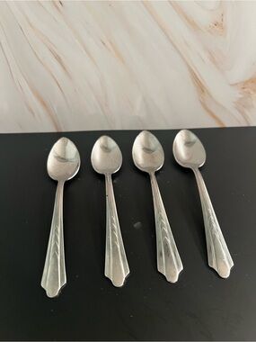 Source Unknown Silver Flatware Teaspoon Set - 4 Pieces